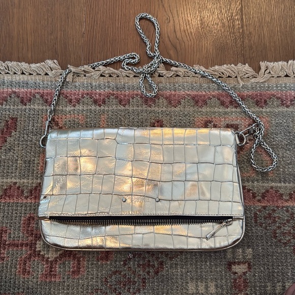 Prune - Gold Metallic Clutch / Removable silver chain - Picture 1 of 8